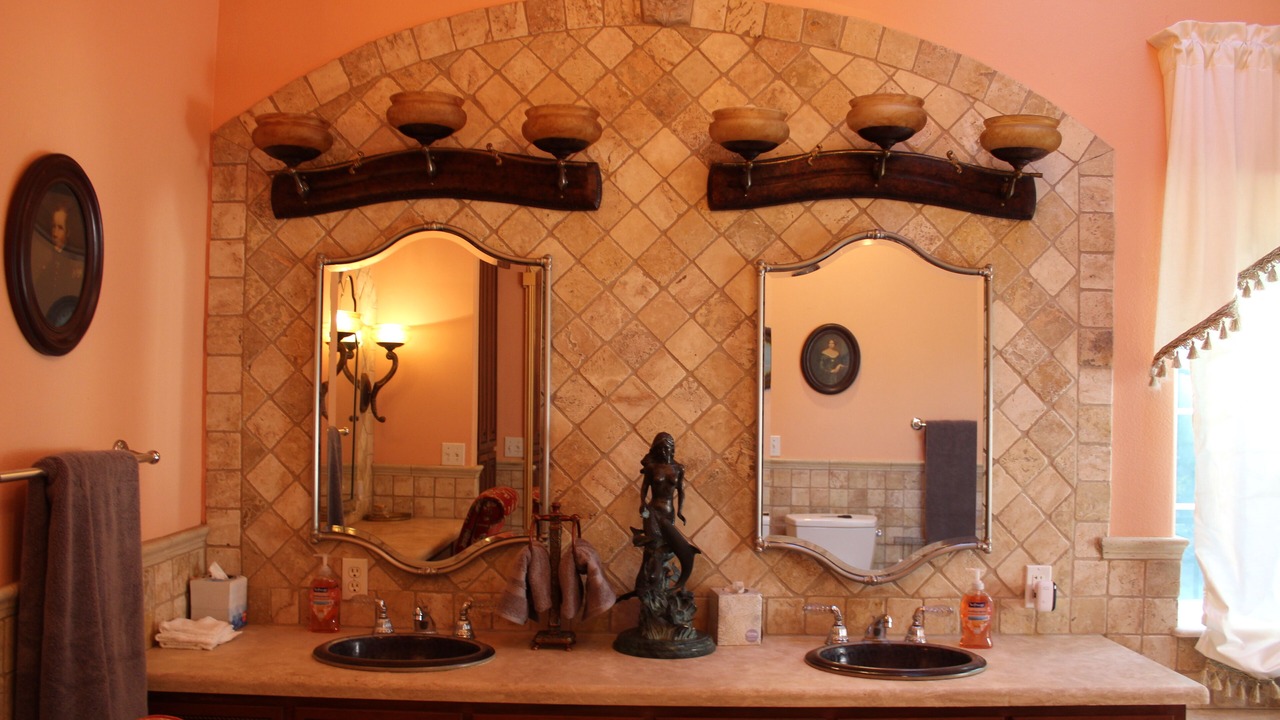 Photo of Bathroom in Willits