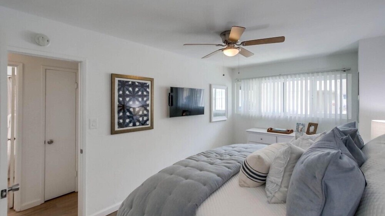 Photo of Bedroom in South Mission Beach
