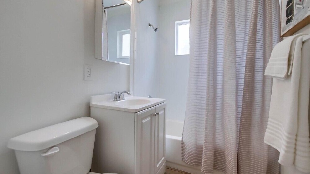 Photo of Bathroom in South Mission Beach