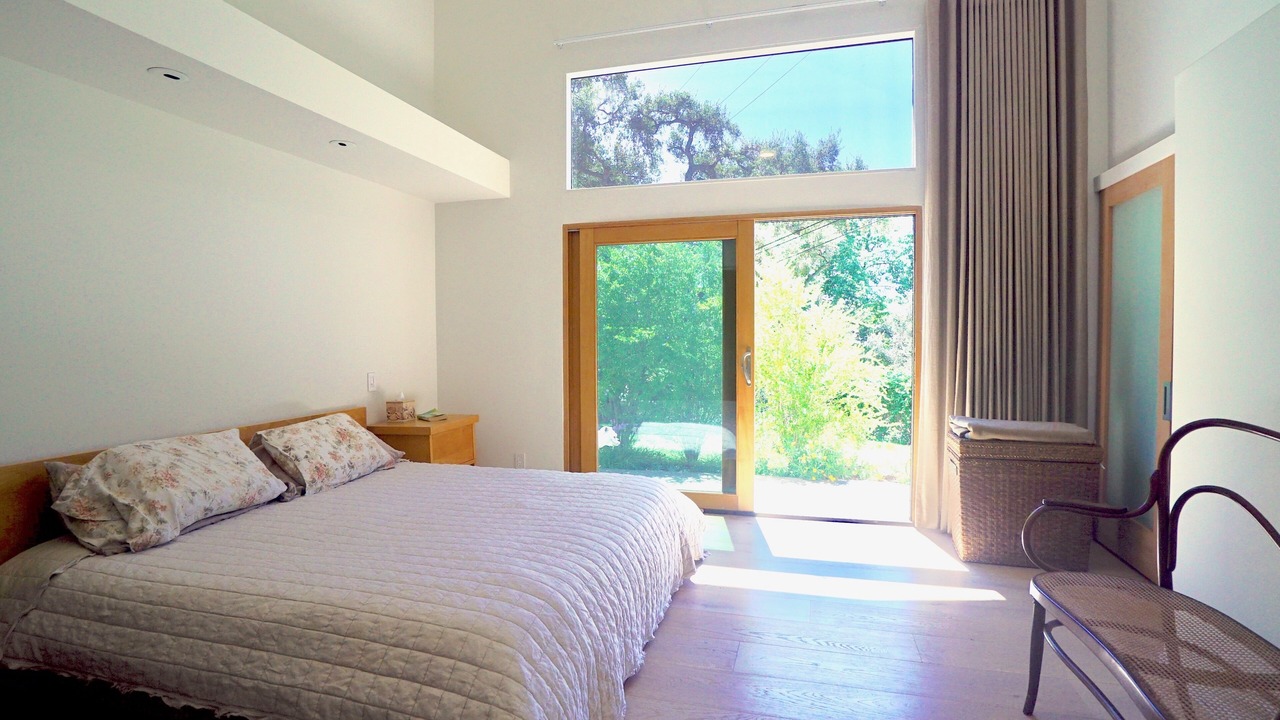 Photo of Bedroom in Meiners Oaks