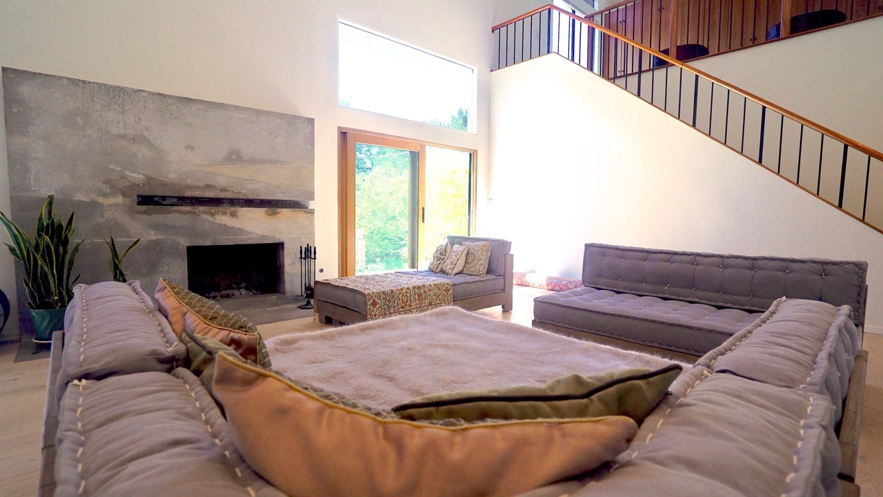Photo of Livingroom in Meiners Oaks