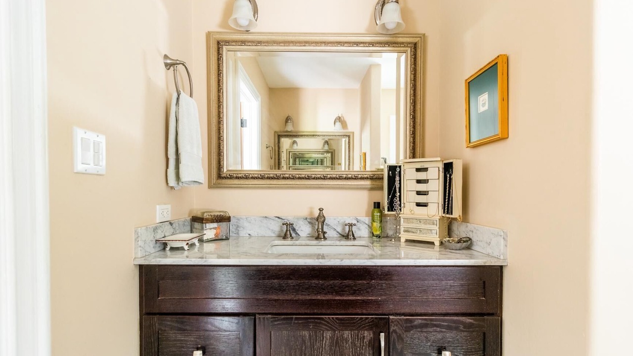 Photo of Bathroom in Mar Vista