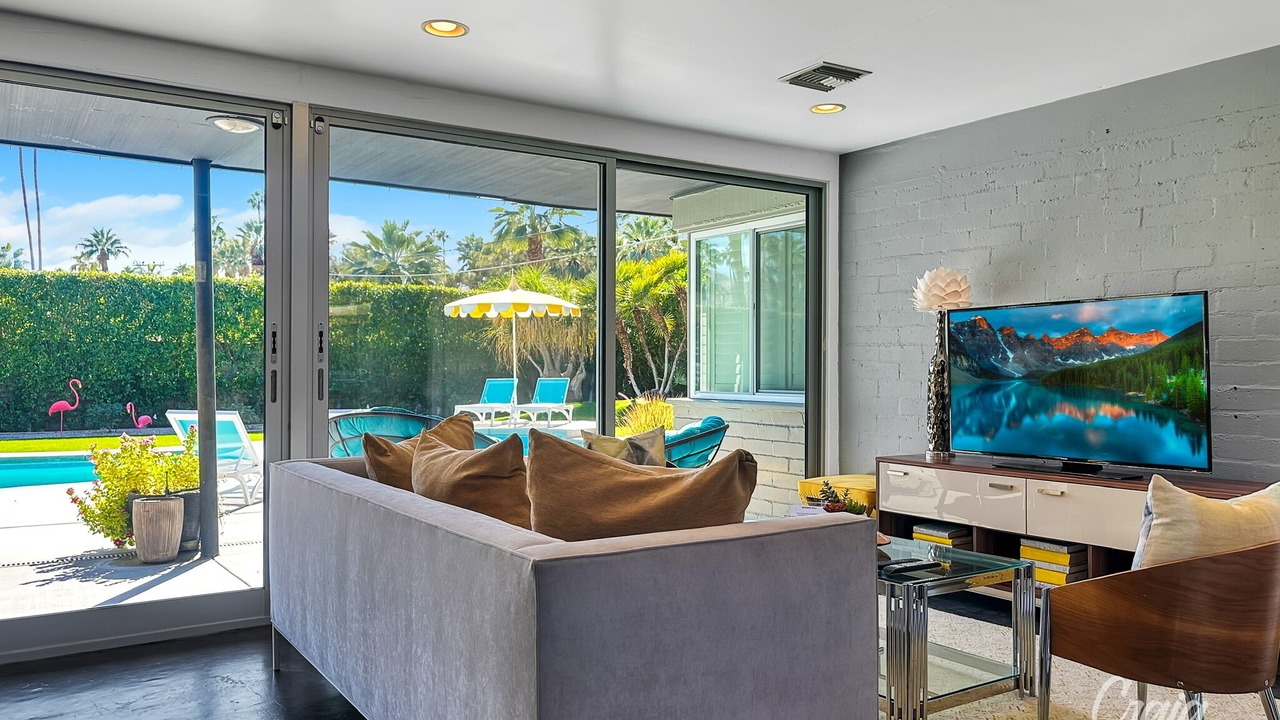 Photo of Livingroom in Tahquitz River Estates
