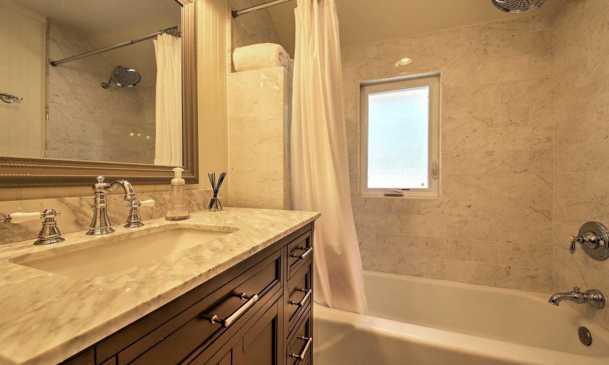 Photo of Bathroom in Big Bear Lake