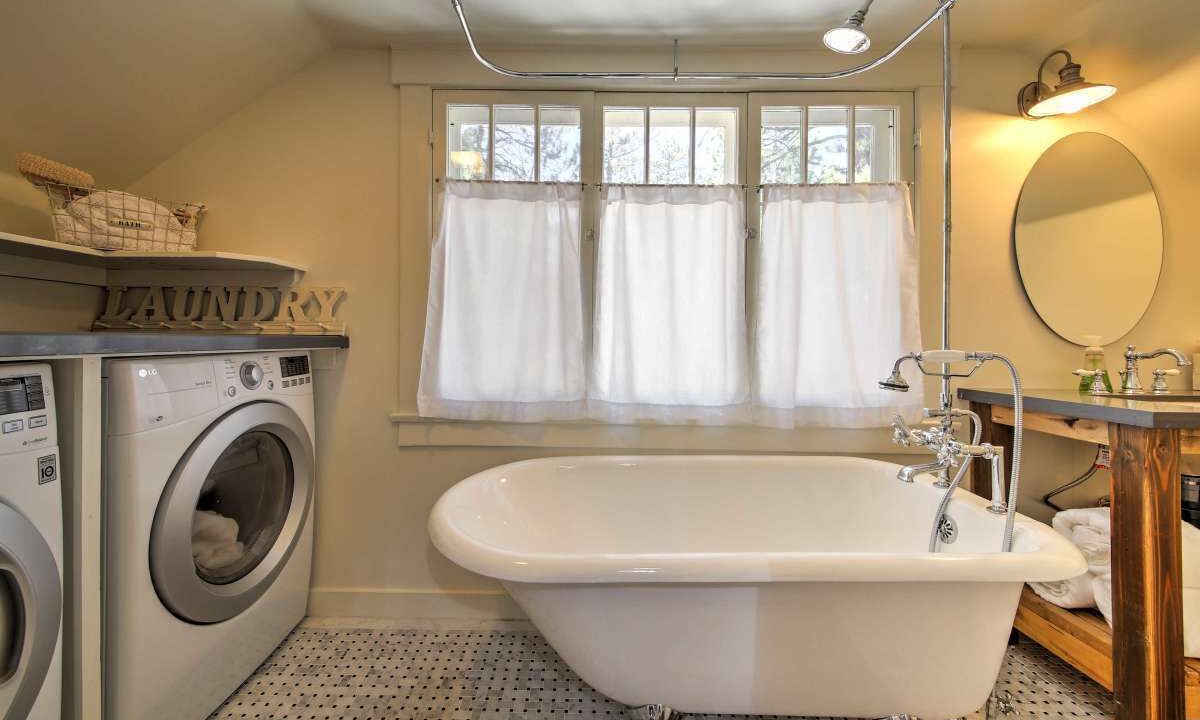Photo of Bathroom in Big Bear Lake