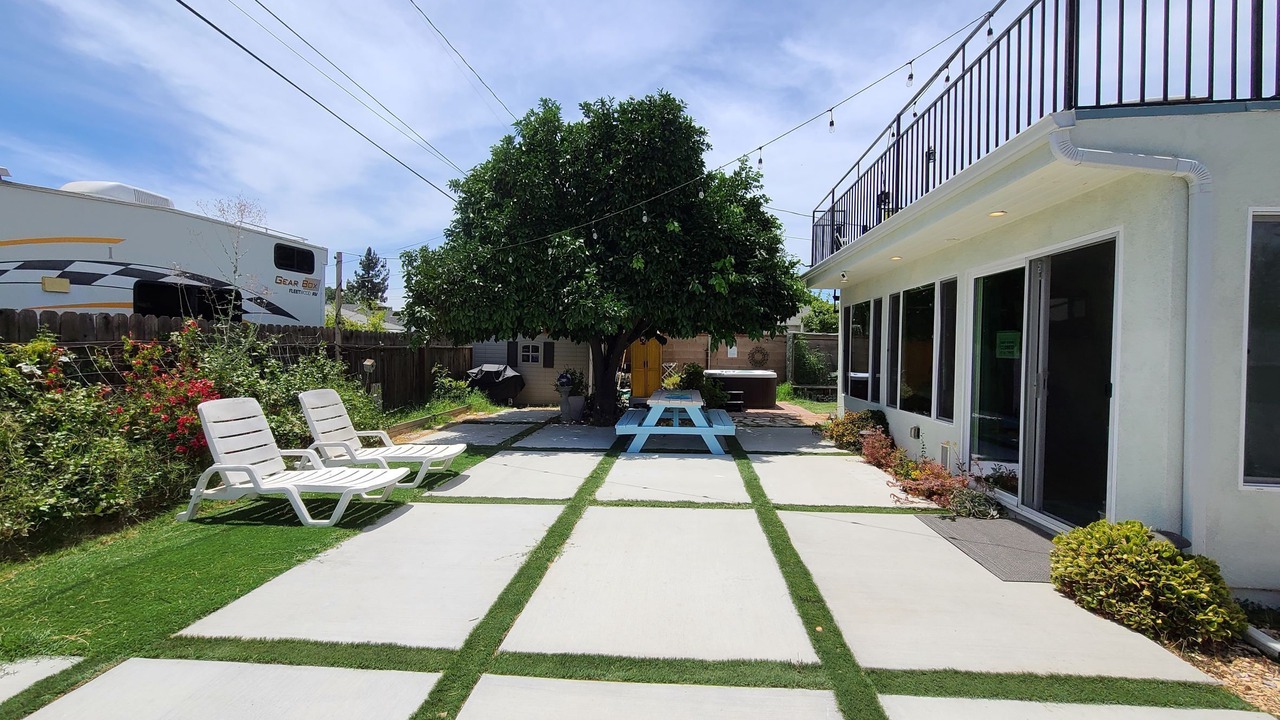 Photo of Patio Balcony in North Hollywood