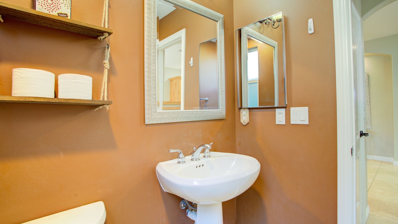 Photo of Bathroom in Lake Elsinore