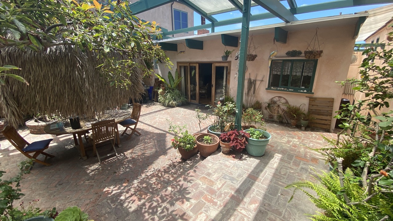 Photo of Outdoor in Gas Lamp Section
