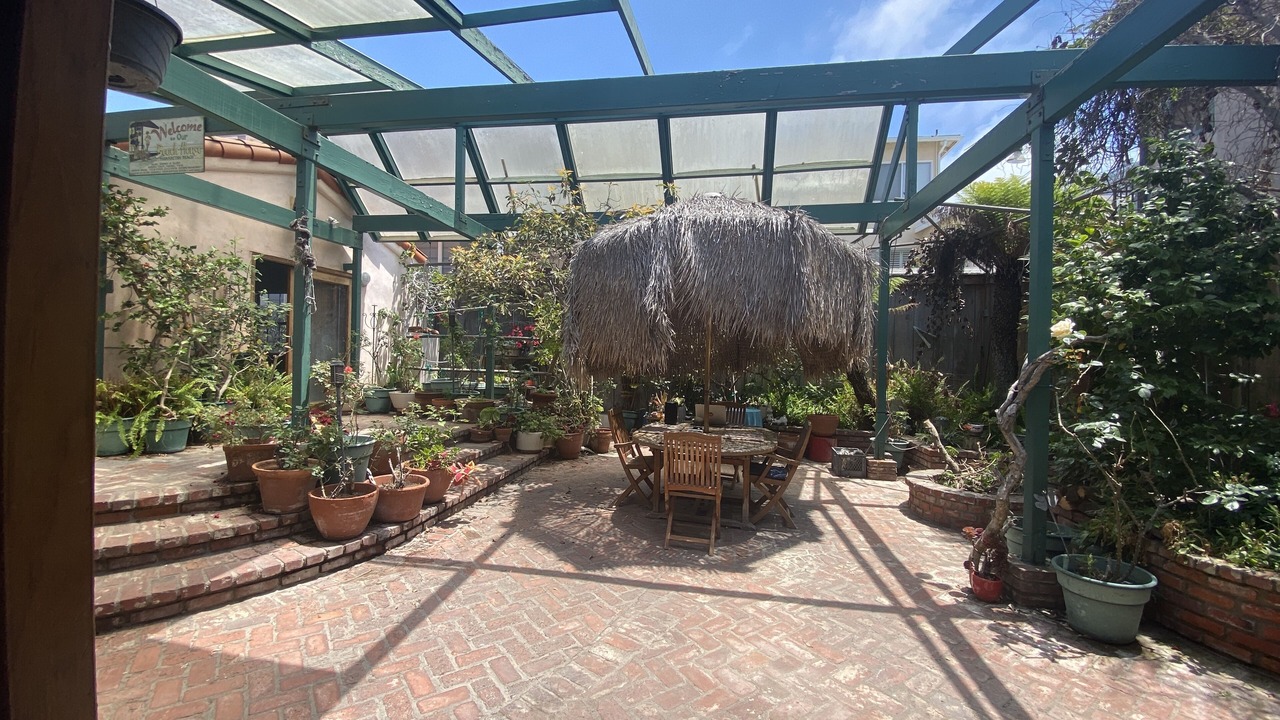 Photo of Outdoor in Gas Lamp Section