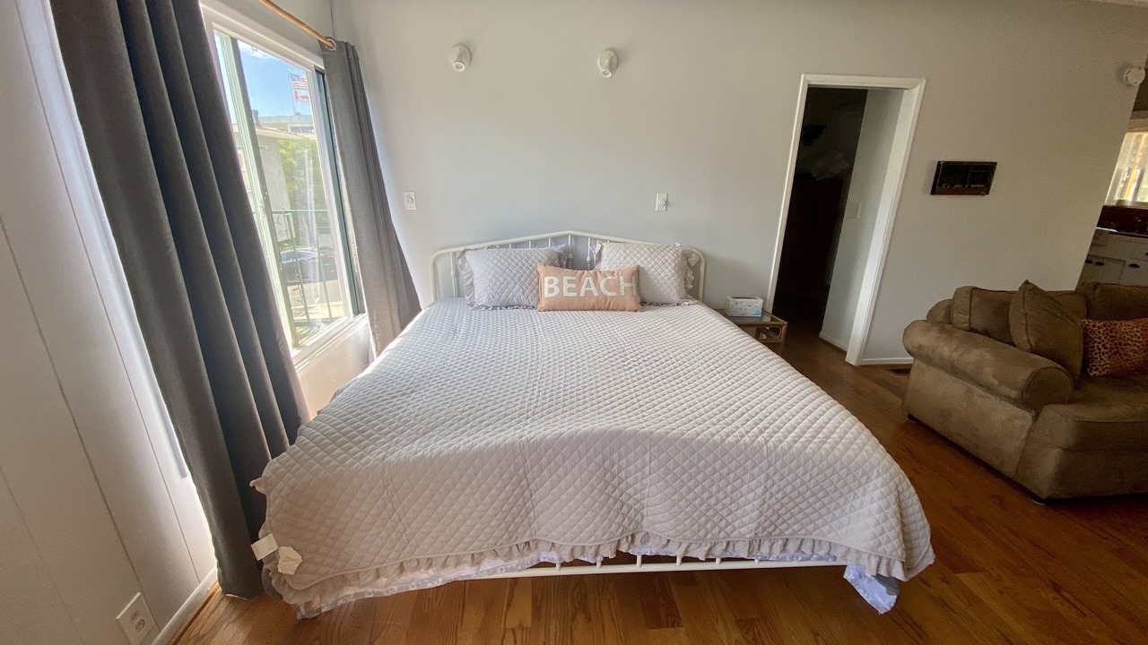 Photo of Bedroom in Gas Lamp Section