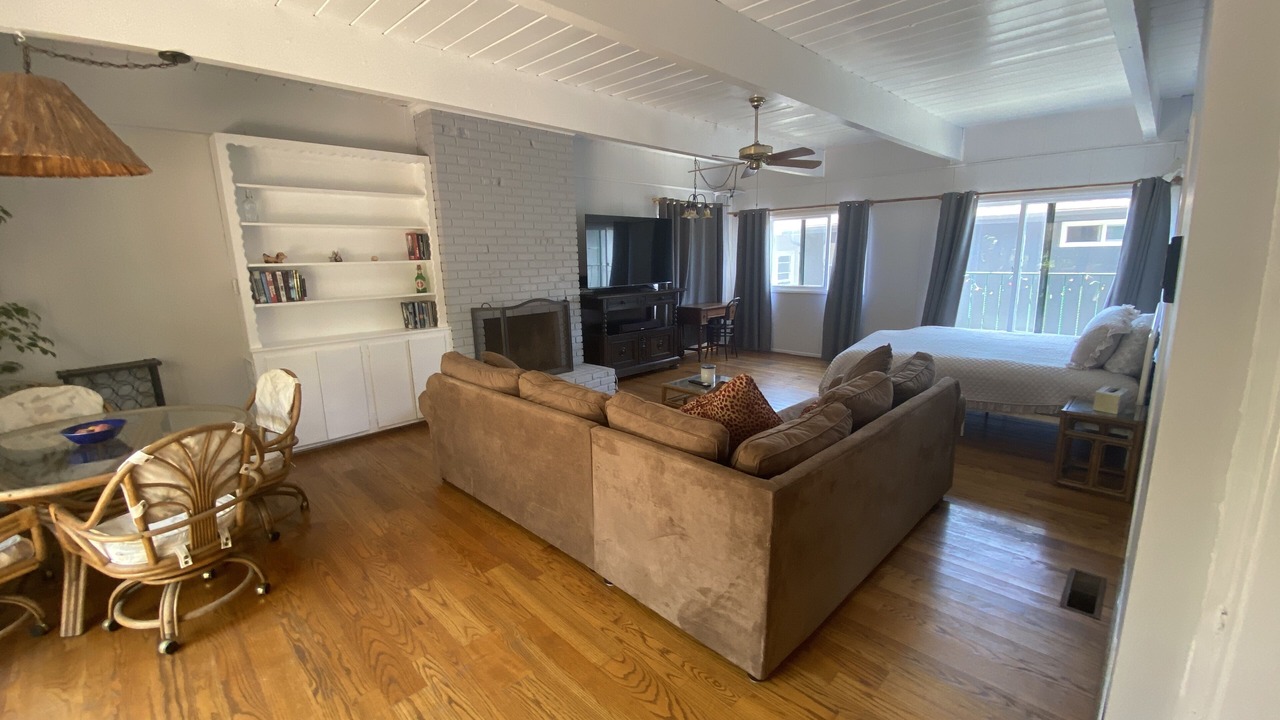 Photo of Livingroom in Gas Lamp Section