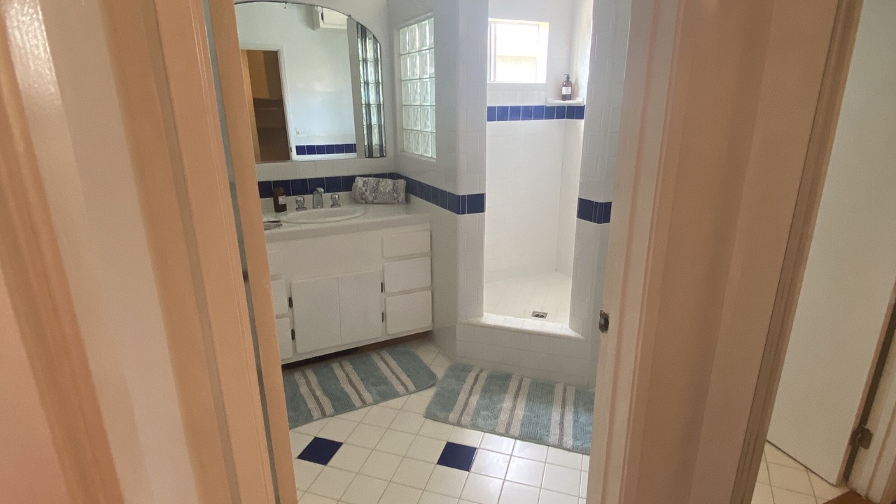 Photo of Bathroom in Gas Lamp Section