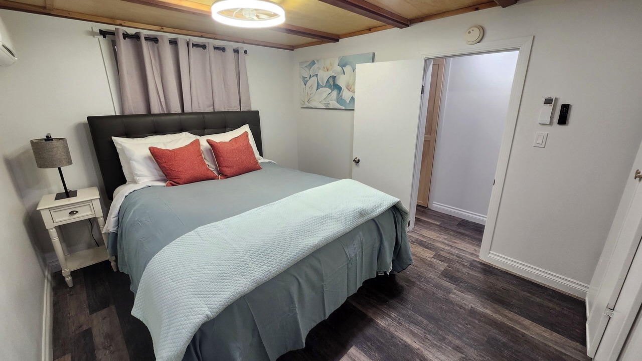Photo of Bedroom in Lone Pine