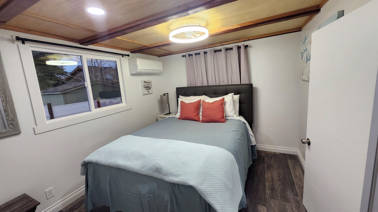 Photo of Bedroom in Lone Pine
