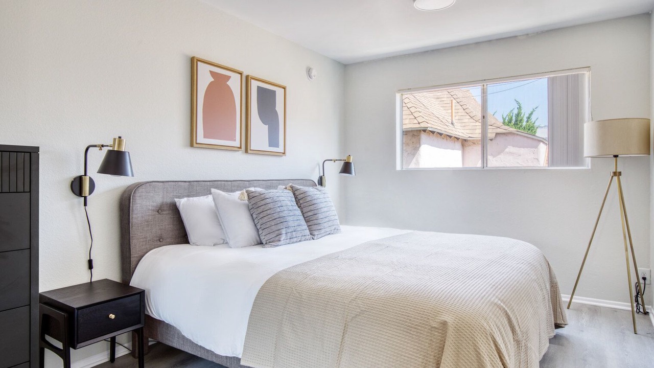 Photo of Bedroom in Beverly Grove
