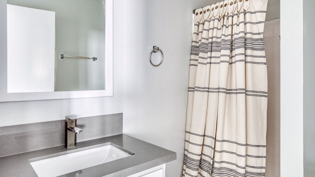 Photo of Bathroom in Beverly Grove