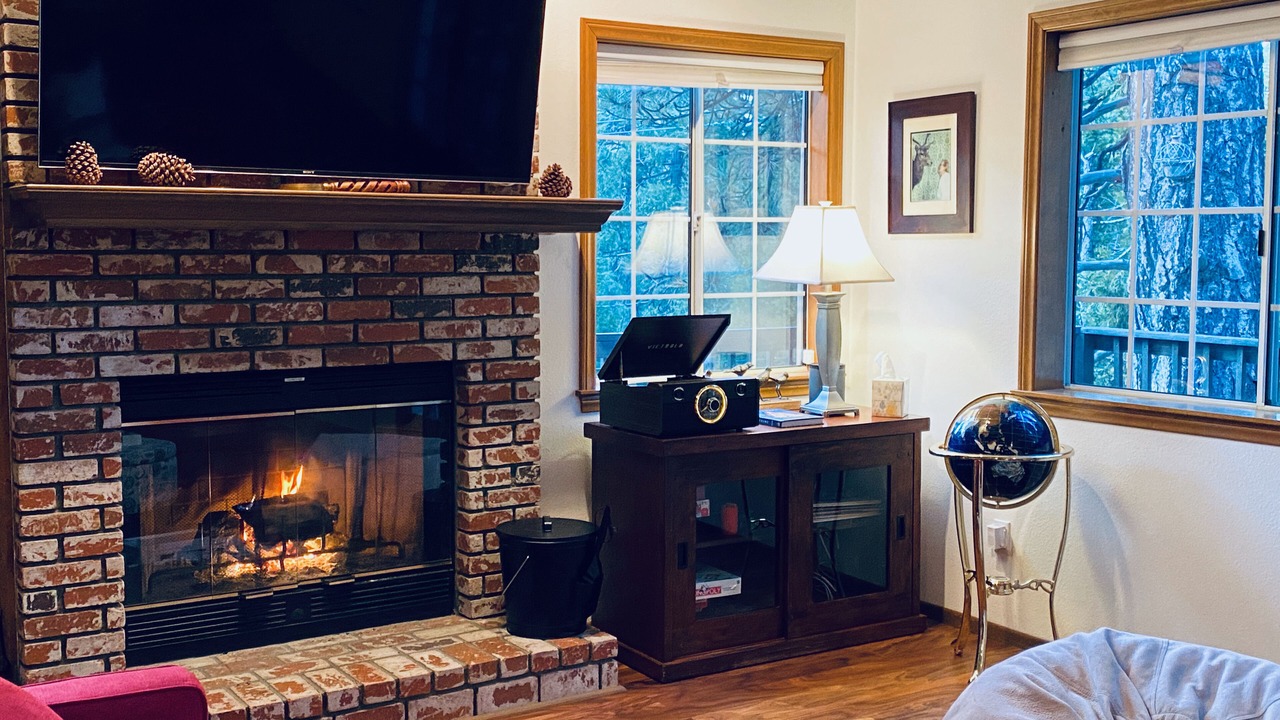 Photo of Livingroom in Cedar Glen