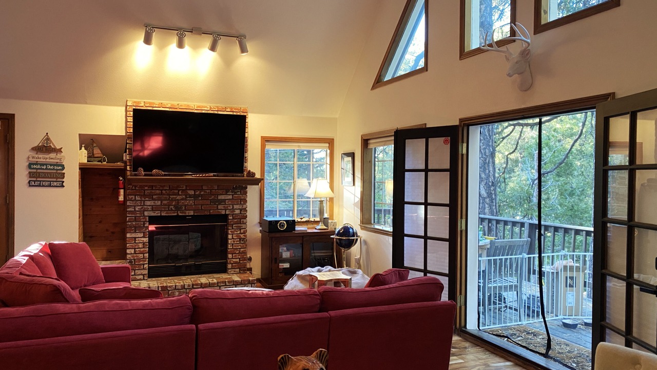 Photo of Livingroom in Cedar Glen