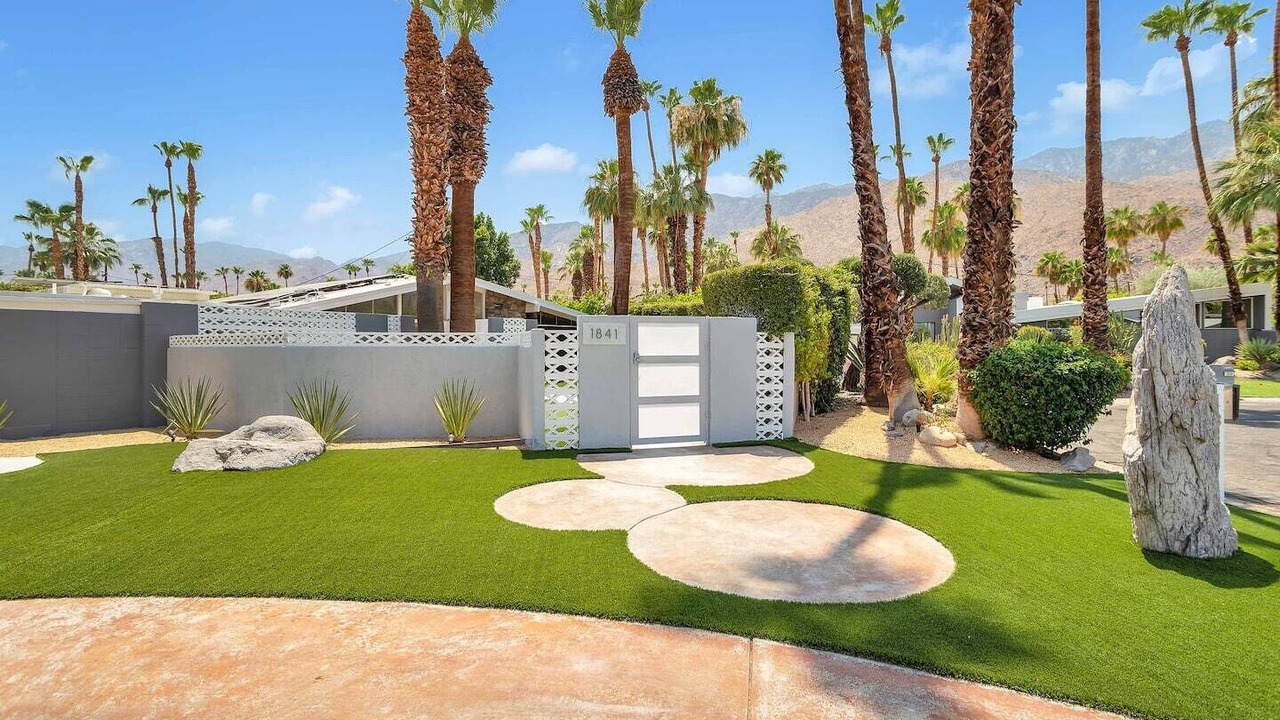 Photo of Others in Twin Palms
