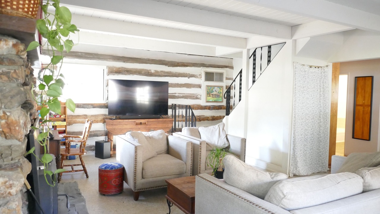 Photo of Livingroom in Kernville