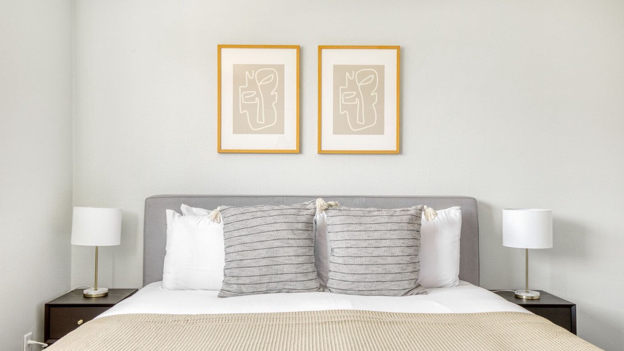 Photo of Bedroom in Beverly Grove