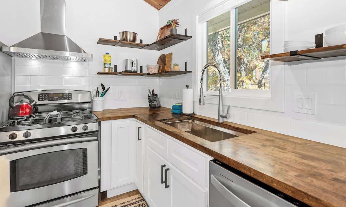 Photo of Kitchen in Upper Moonridge