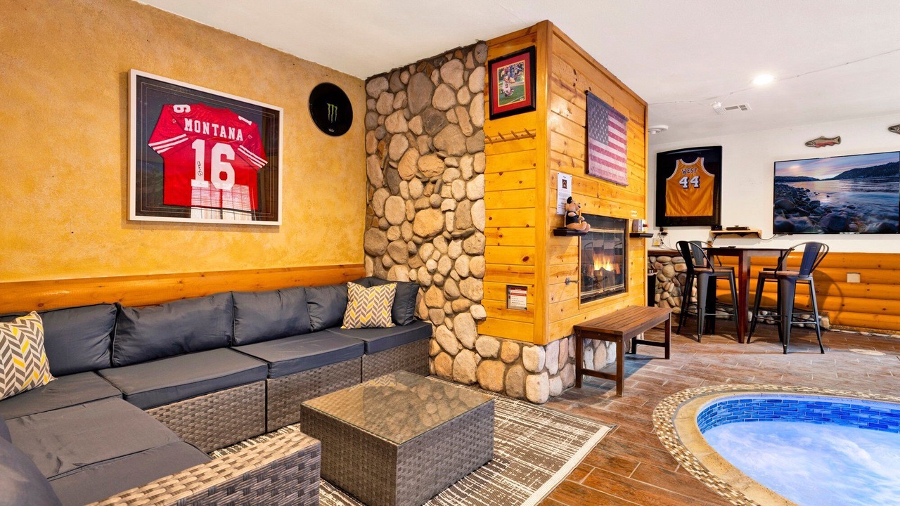 Photo of Livingroom in Big Bear