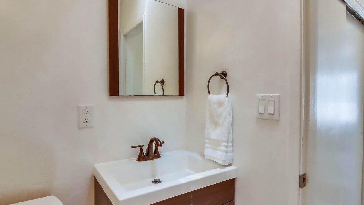 Photo of Bathroom in South Mission Beach