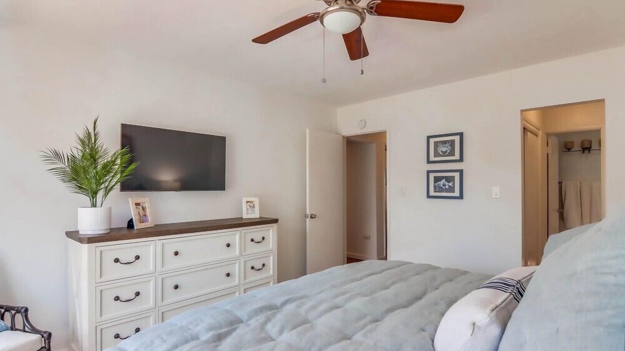 Photo of Bedroom in South Mission Beach