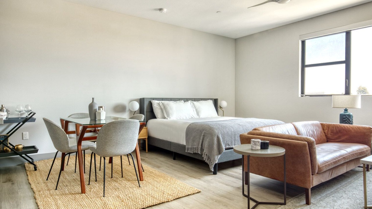 Photo of Bedroom in Mid-Wilshire