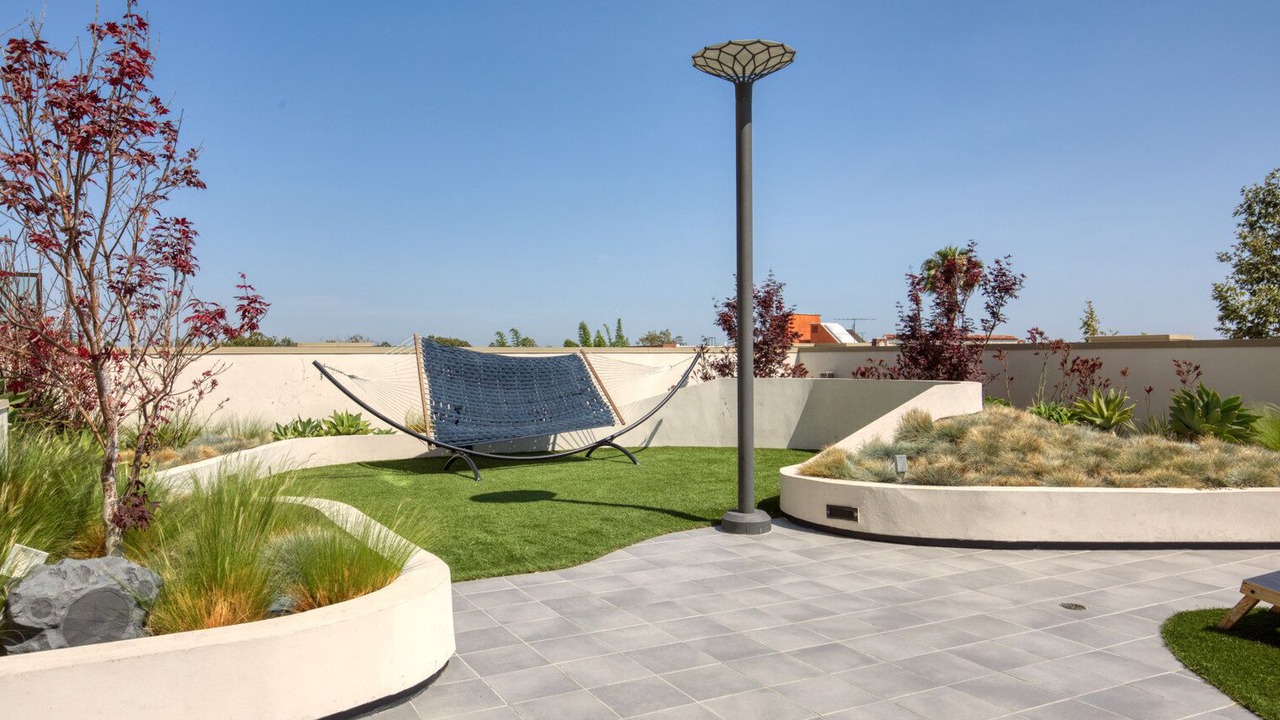 Photo of Outdoor in Mid-Wilshire