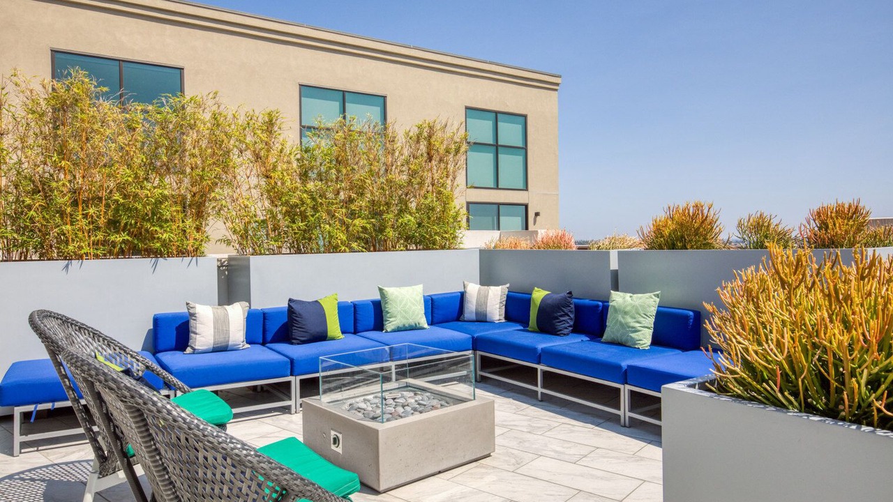 Photo of Patio Balcony in Mid-Wilshire