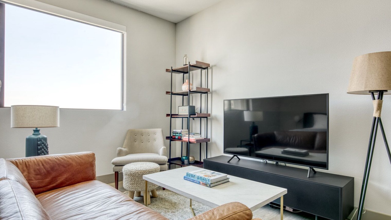 Photo of Livingroom in Mid-Wilshire