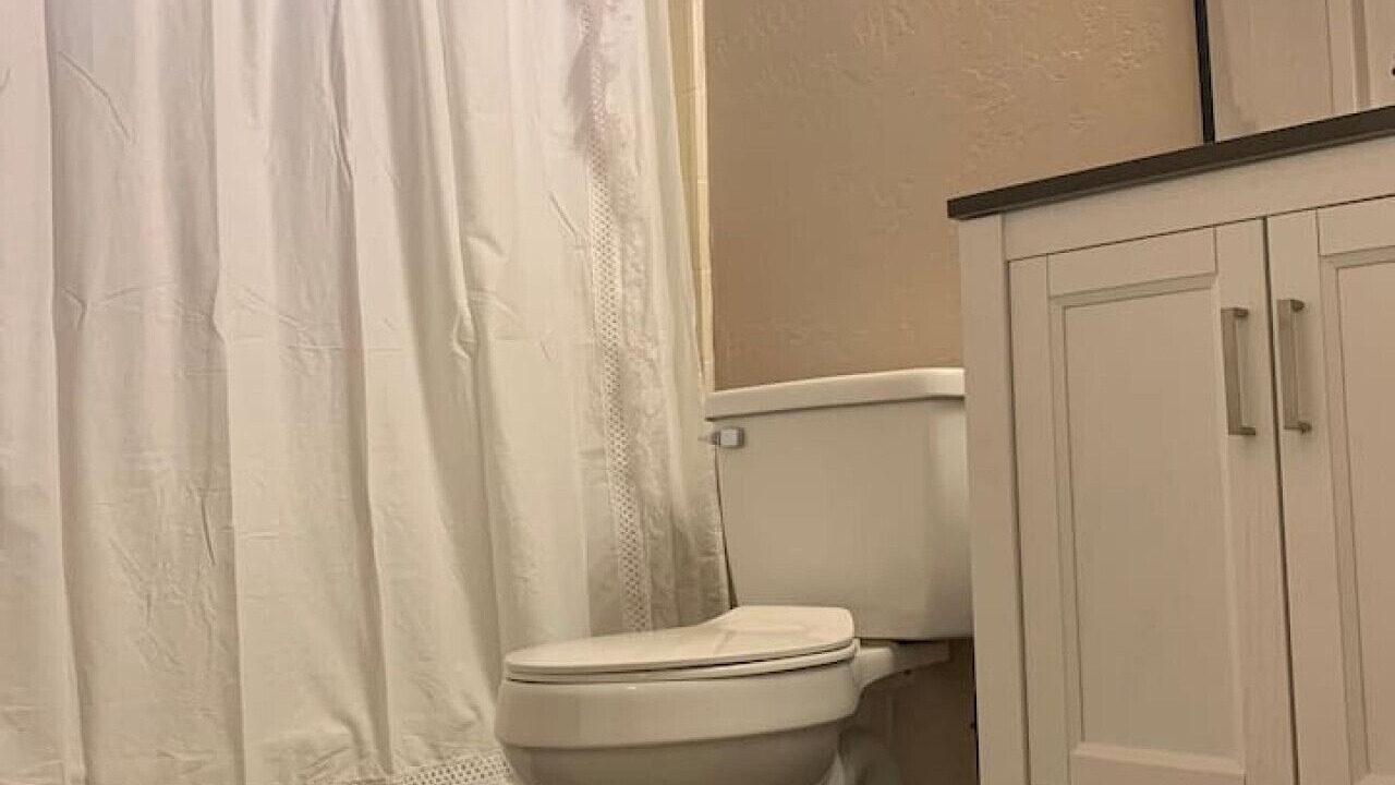 Photo of Bathroom in Peter Pan