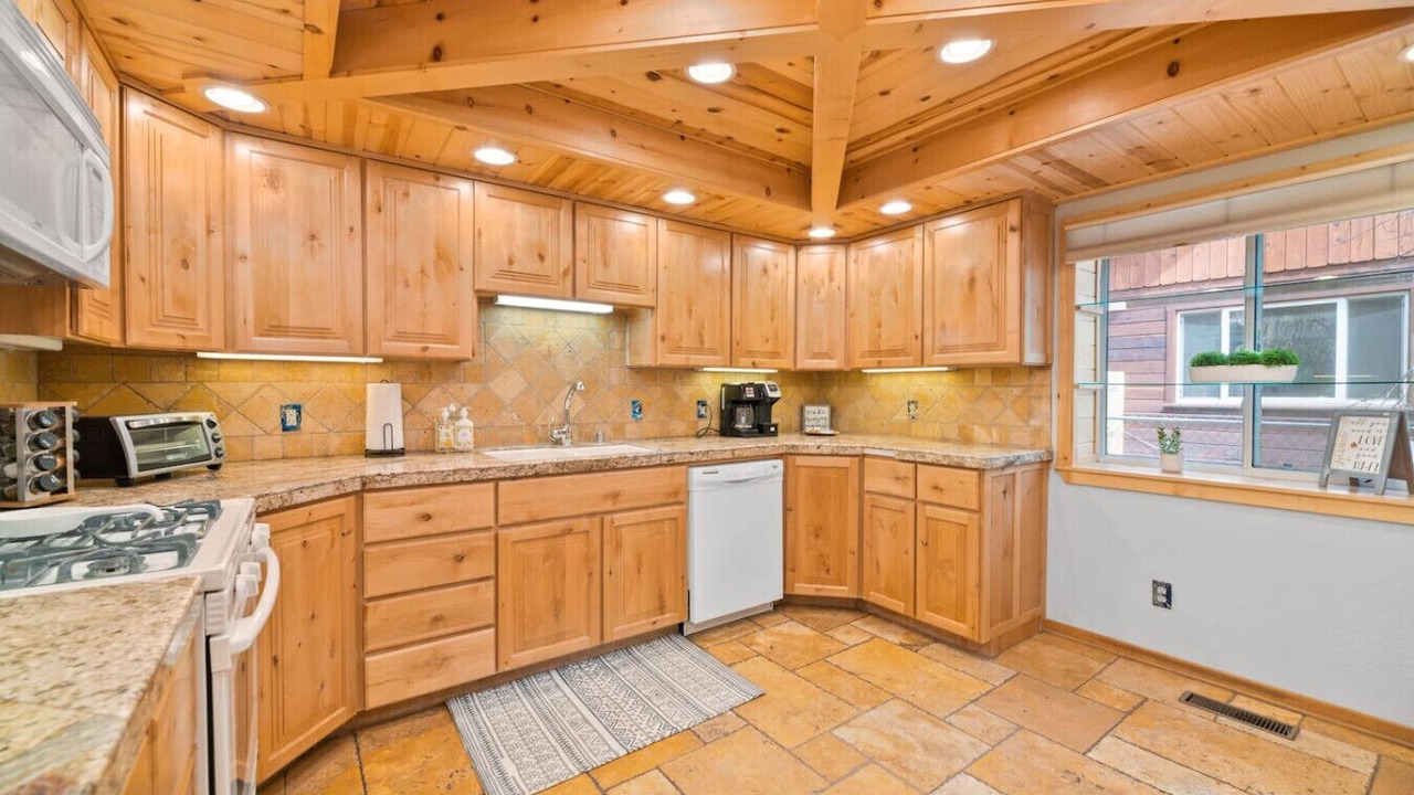Photo of Kitchen in Peter Pan