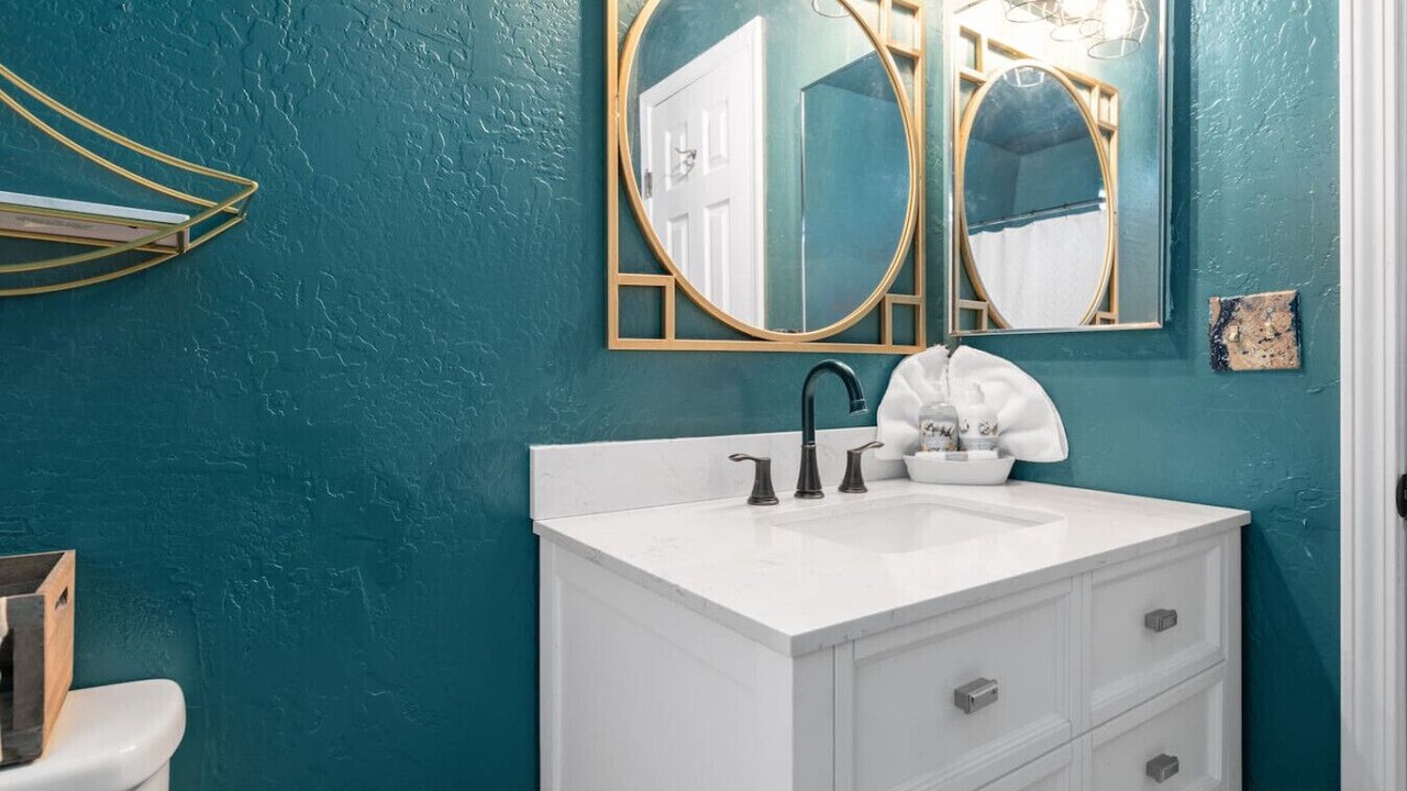 Photo of Bathroom in Peter Pan