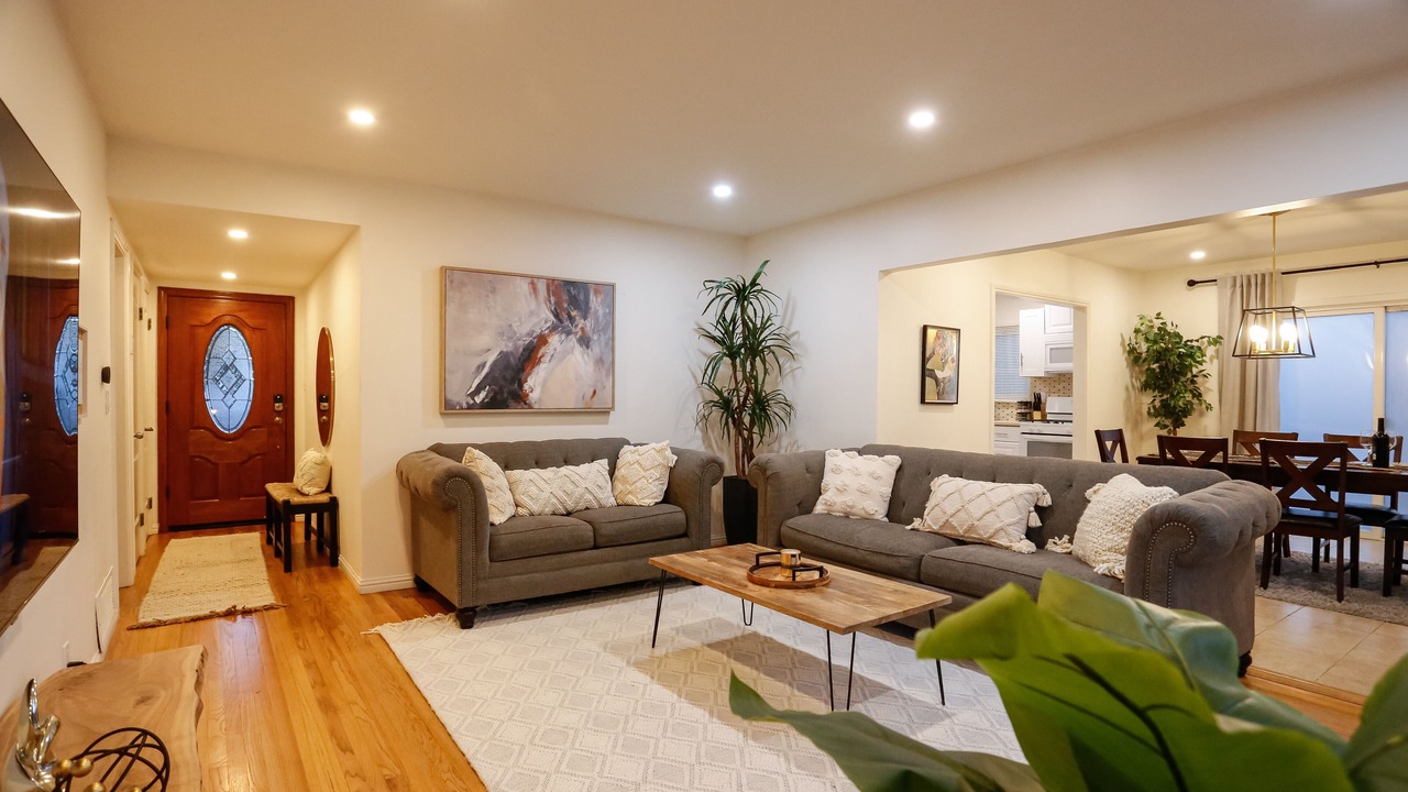 Photo of Livingroom in West Hills