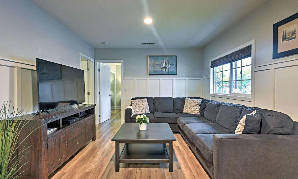 Photo of Livingroom in Anaheim Colony Historic District