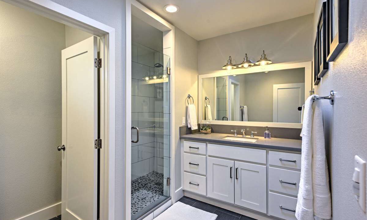 Photo of Bathroom in Anaheim Colony Historic District