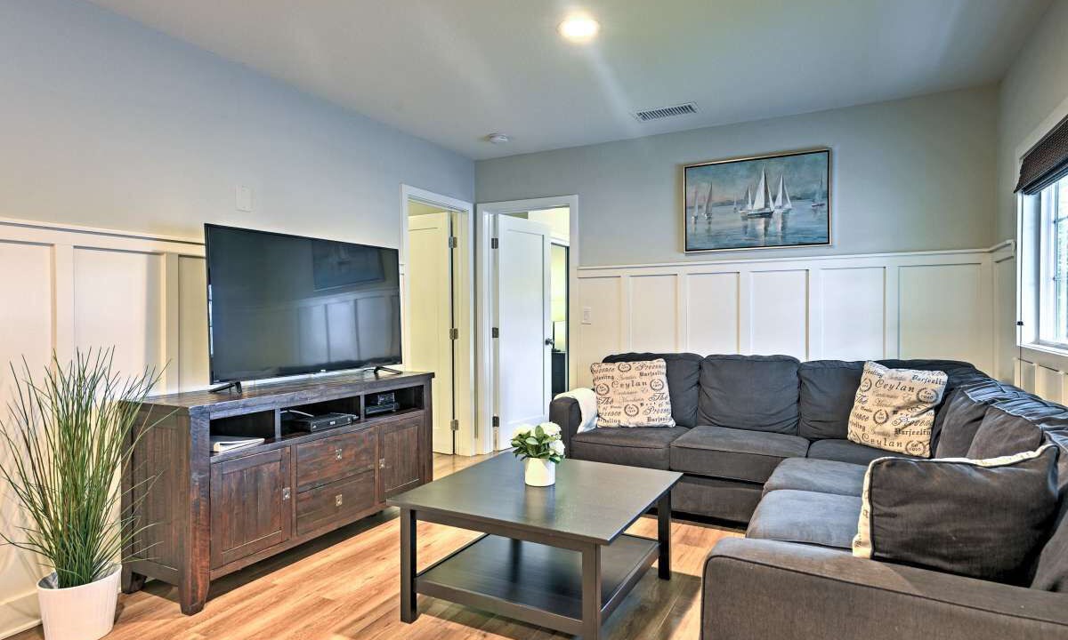 Photo of Livingroom in Anaheim Colony Historic District