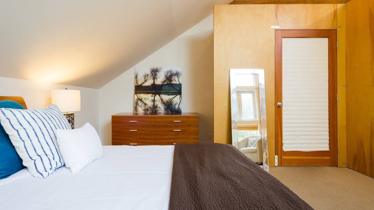 Photo of Bedroom in Penngrove