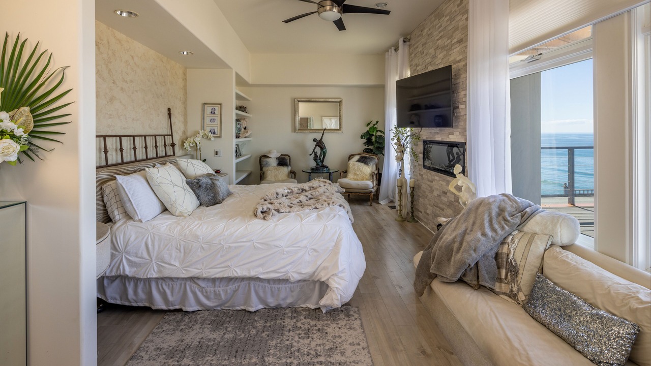 Photo of Bedroom in Olde Solana Beach