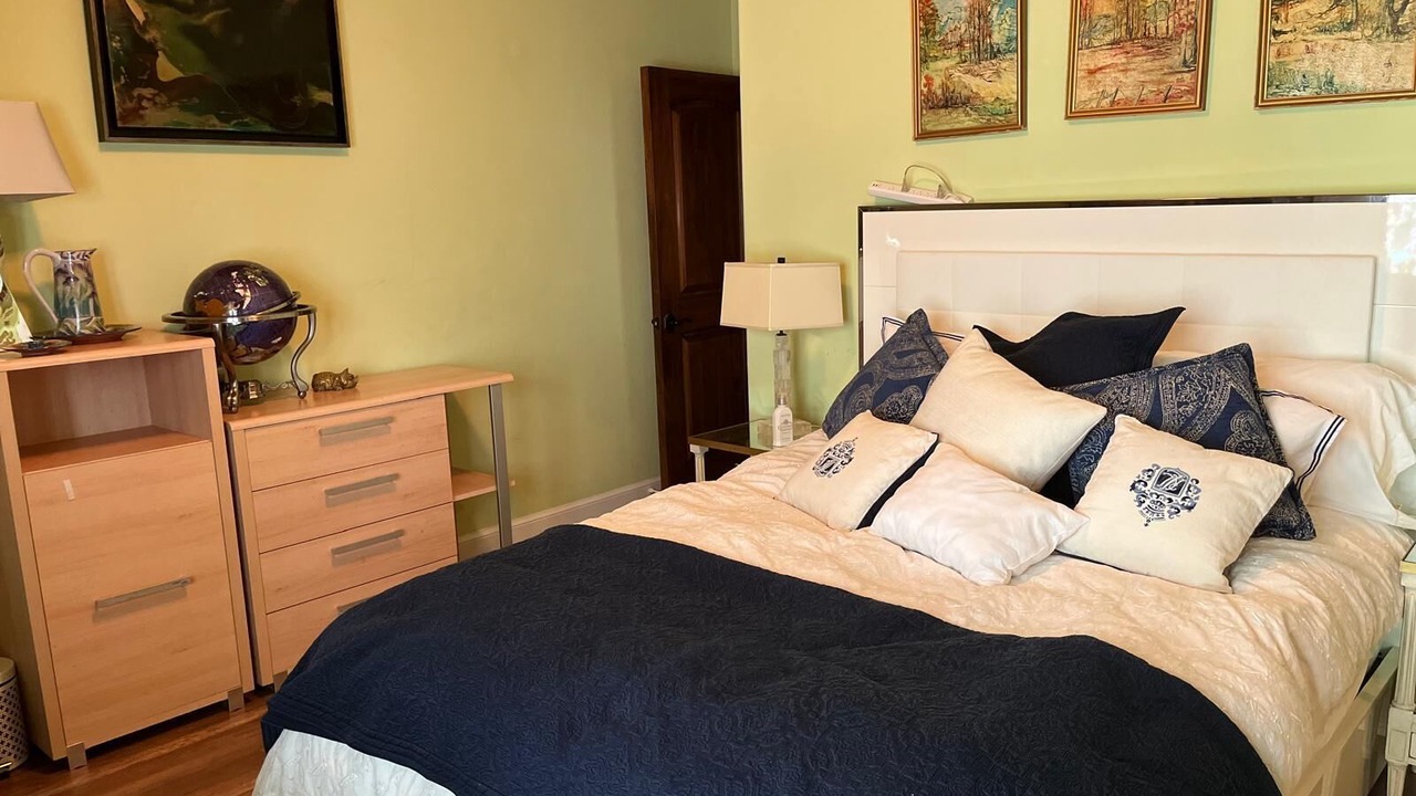 Photo of Bedroom in Los Angeles County