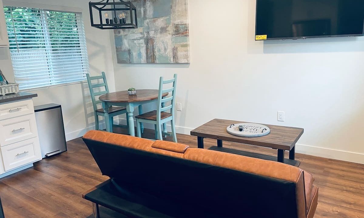 Photo of Livingroom in Orange