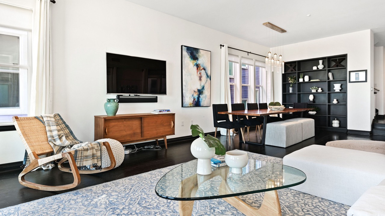 Photo of Livingroom in Downtown