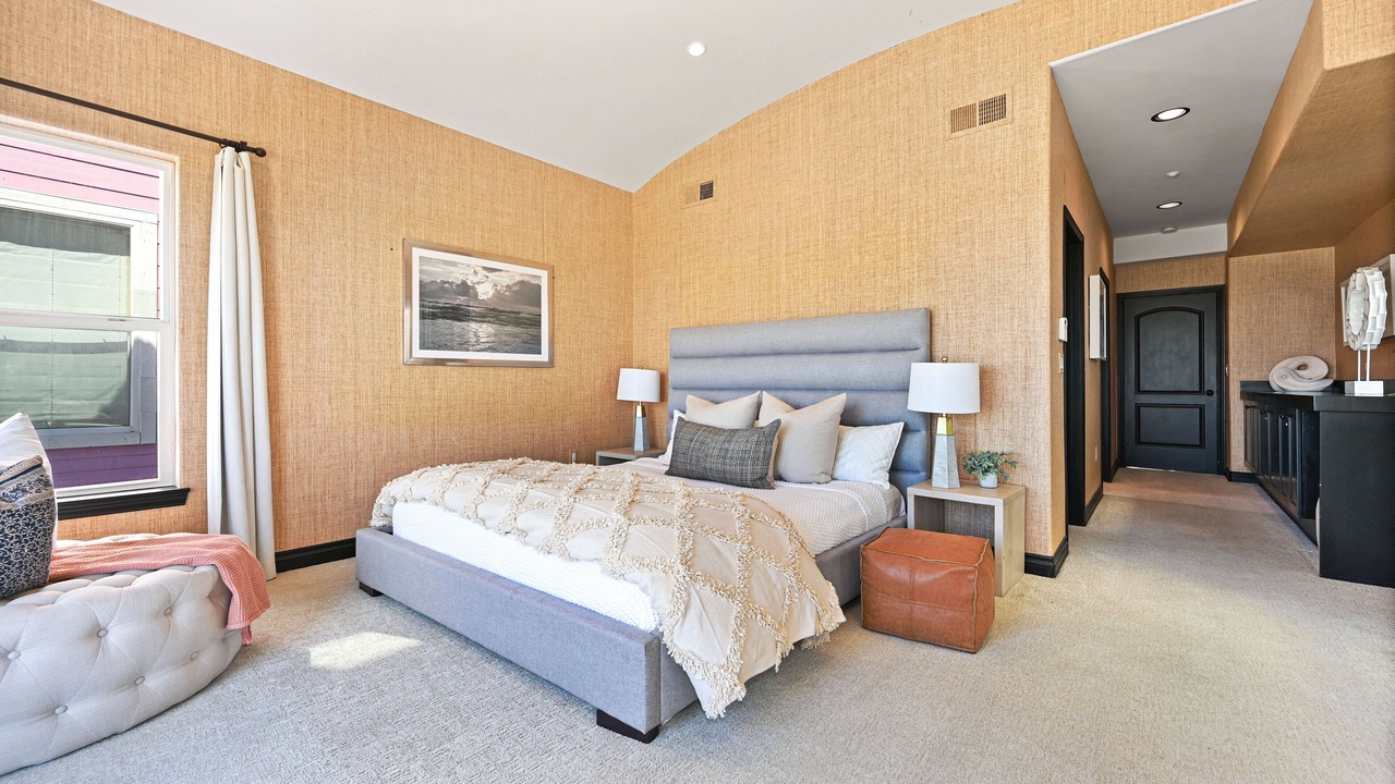 Photo of Bedroom in Downtown