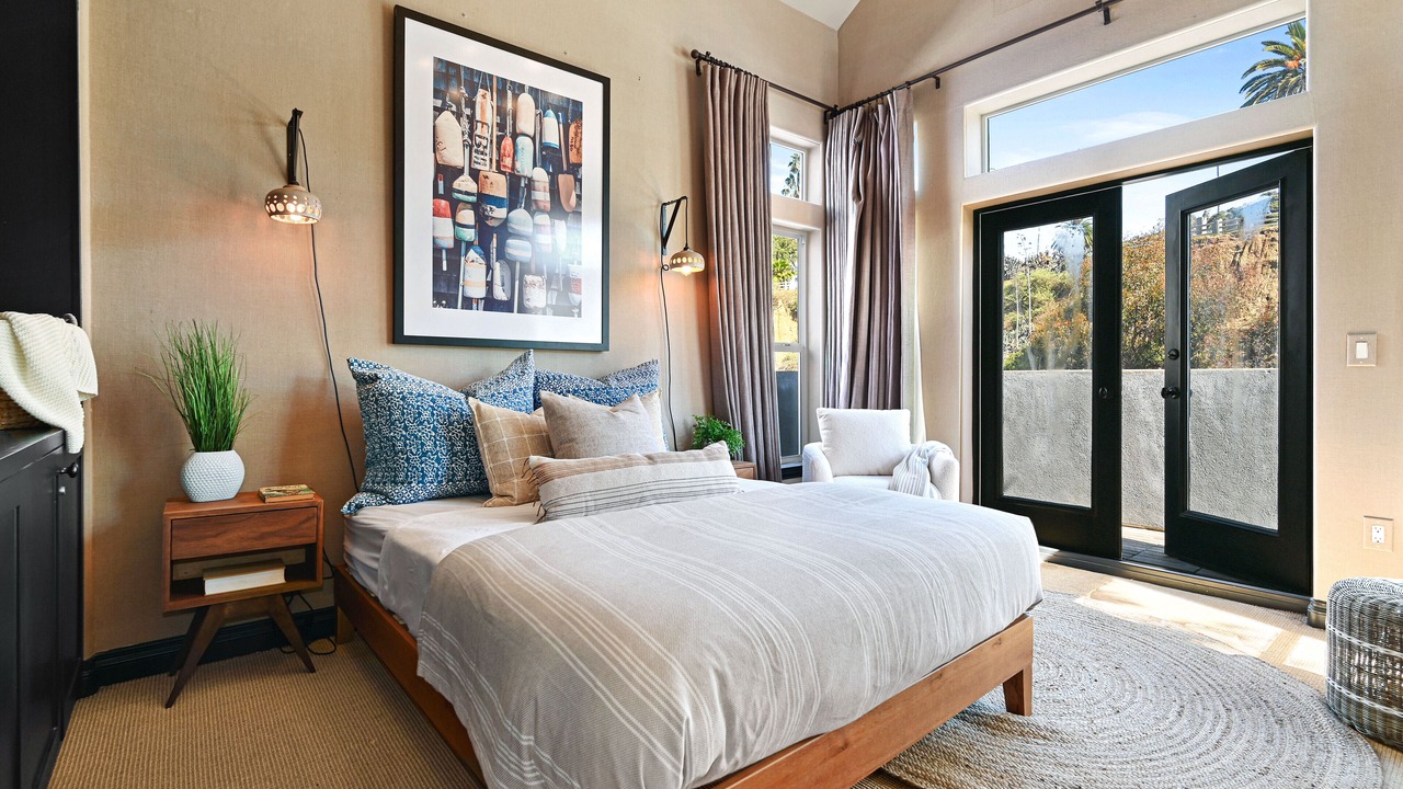 Photo of Bedroom in Downtown