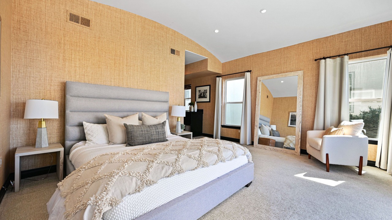 Photo of Bedroom in Downtown