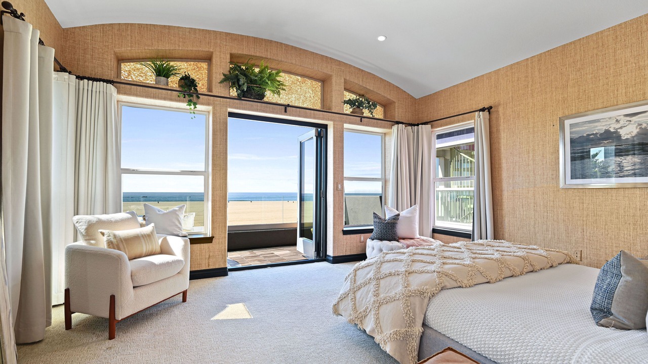 Photo of Bedroom in Downtown