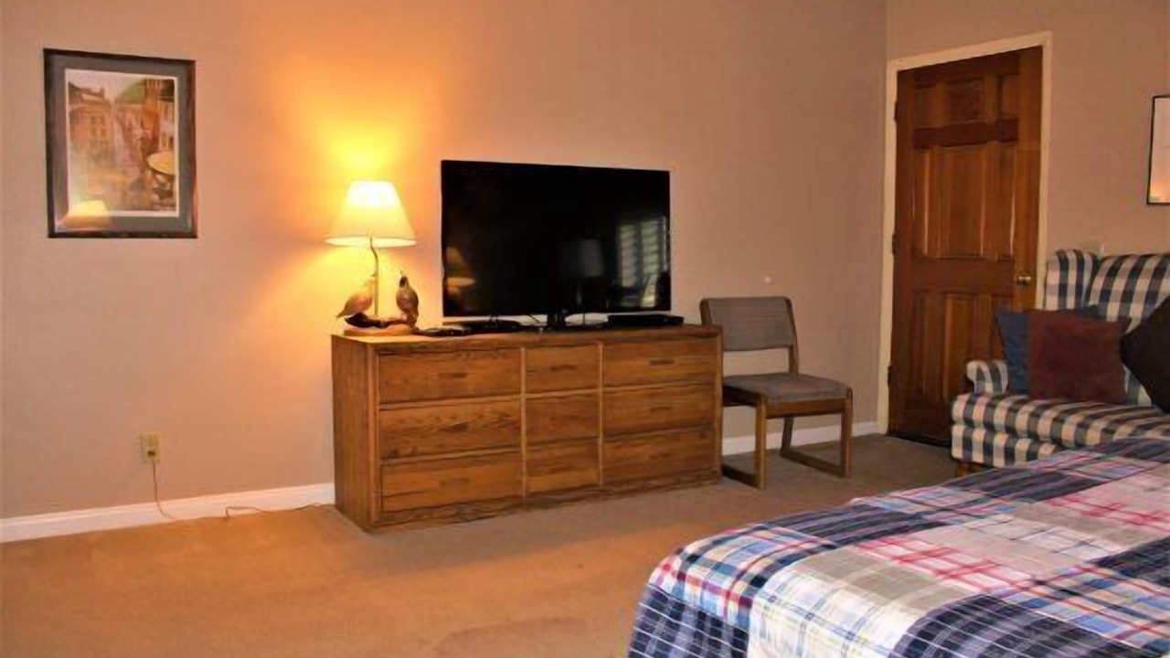 Photo of Bedroom in June Lake